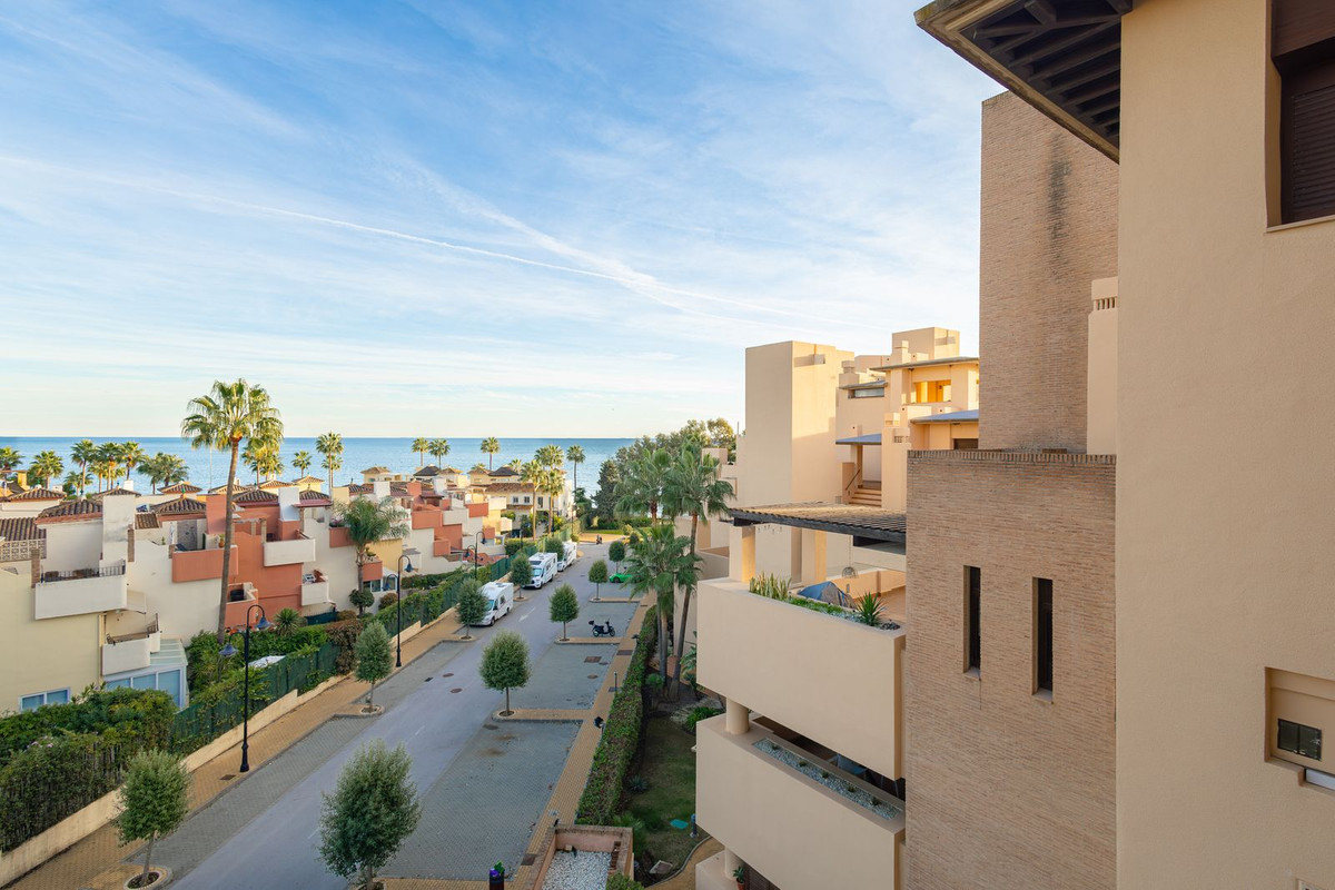 Appartement te koop in Estepona | 4 slaapkamers H5368936