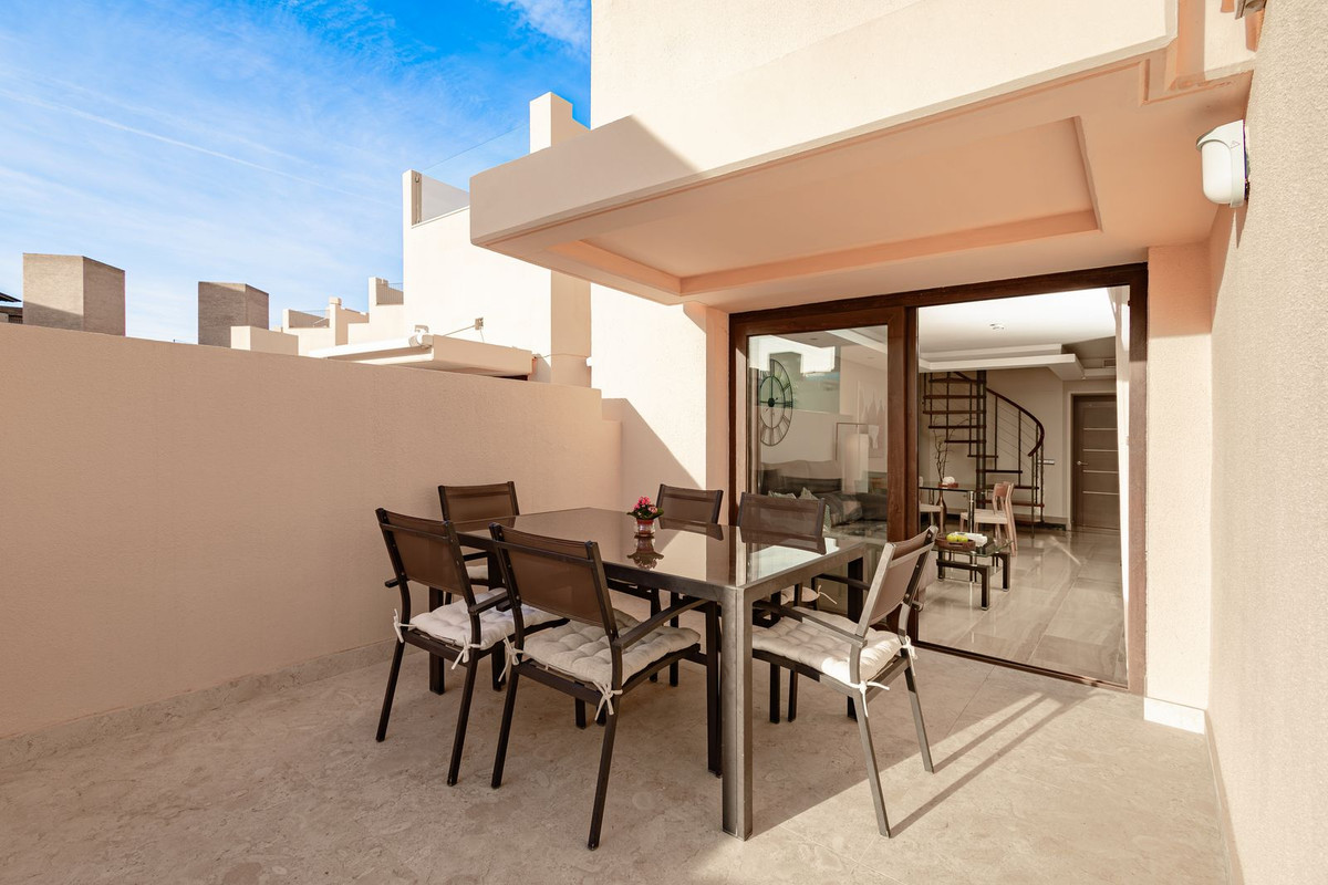 Appartement te koop in Estepona | 4 slaapkamers H5368936