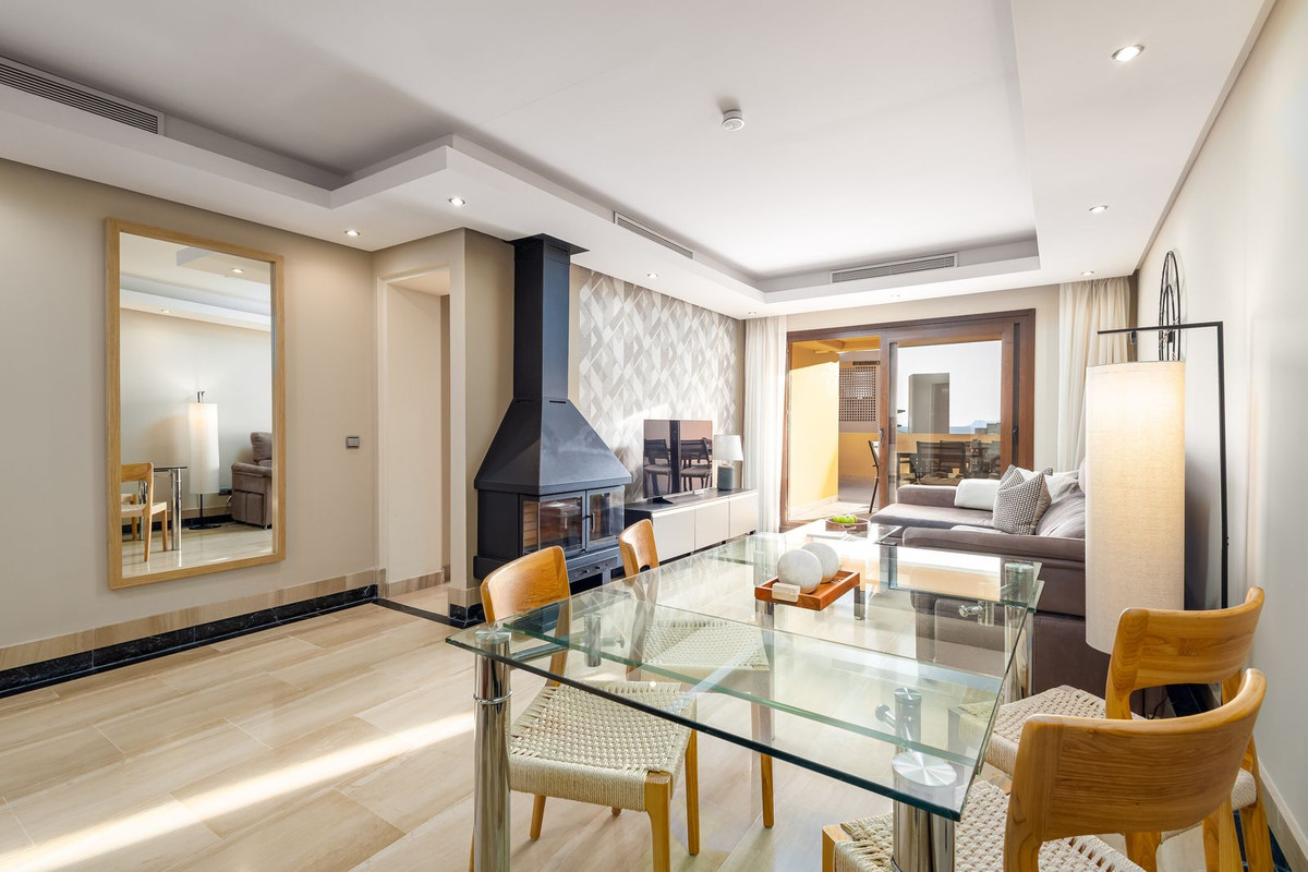 Appartement te koop in Estepona | 4 slaapkamers H5368936