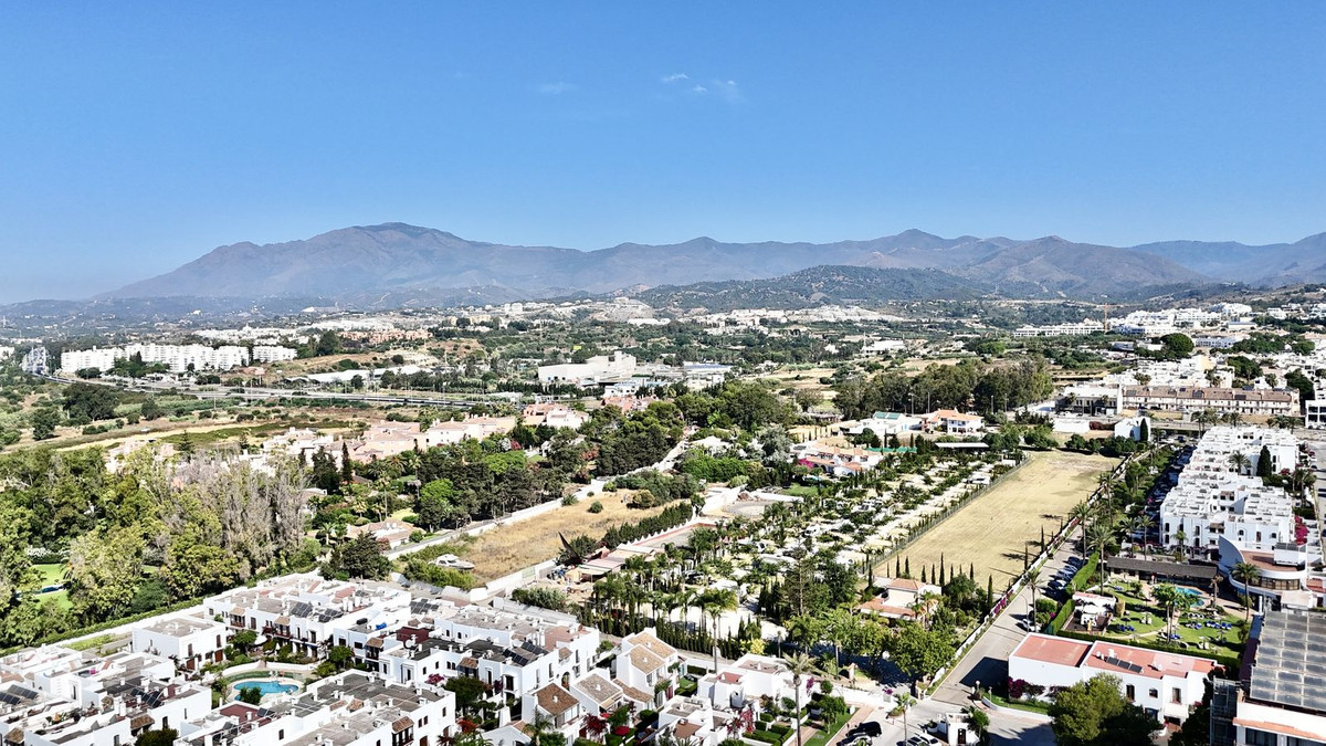 Duplex te koop in Estepona | 3 slaapkamers H5370274