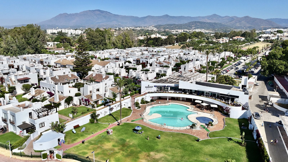 Duplex te koop in Estepona | 3 slaapkamers H5370274