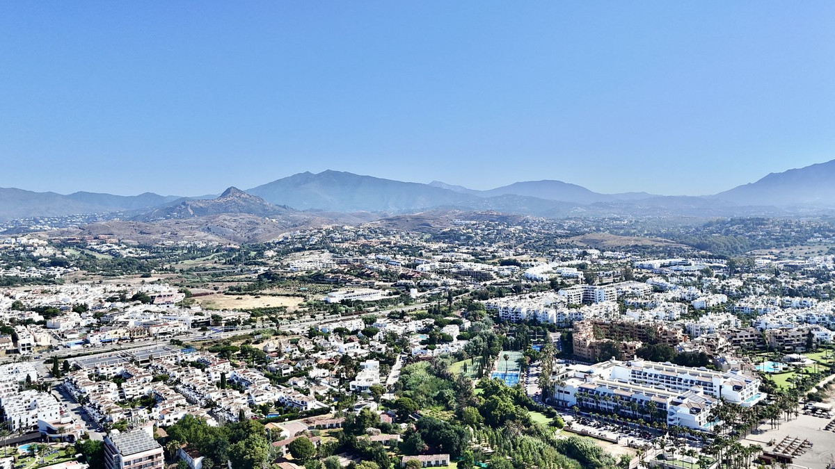 Duplex te koop in Estepona | 3 slaapkamers H5370274