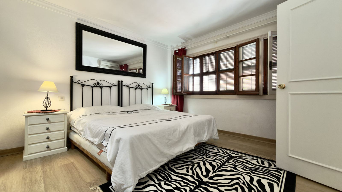 Duplex te koop in Estepona | 3 slaapkamers H5370274