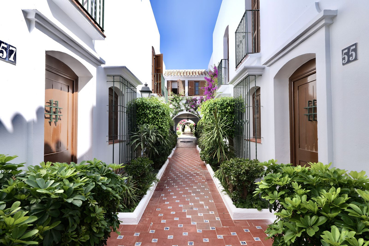 Duplex te koop in Estepona | 3 slaapkamers H5370274