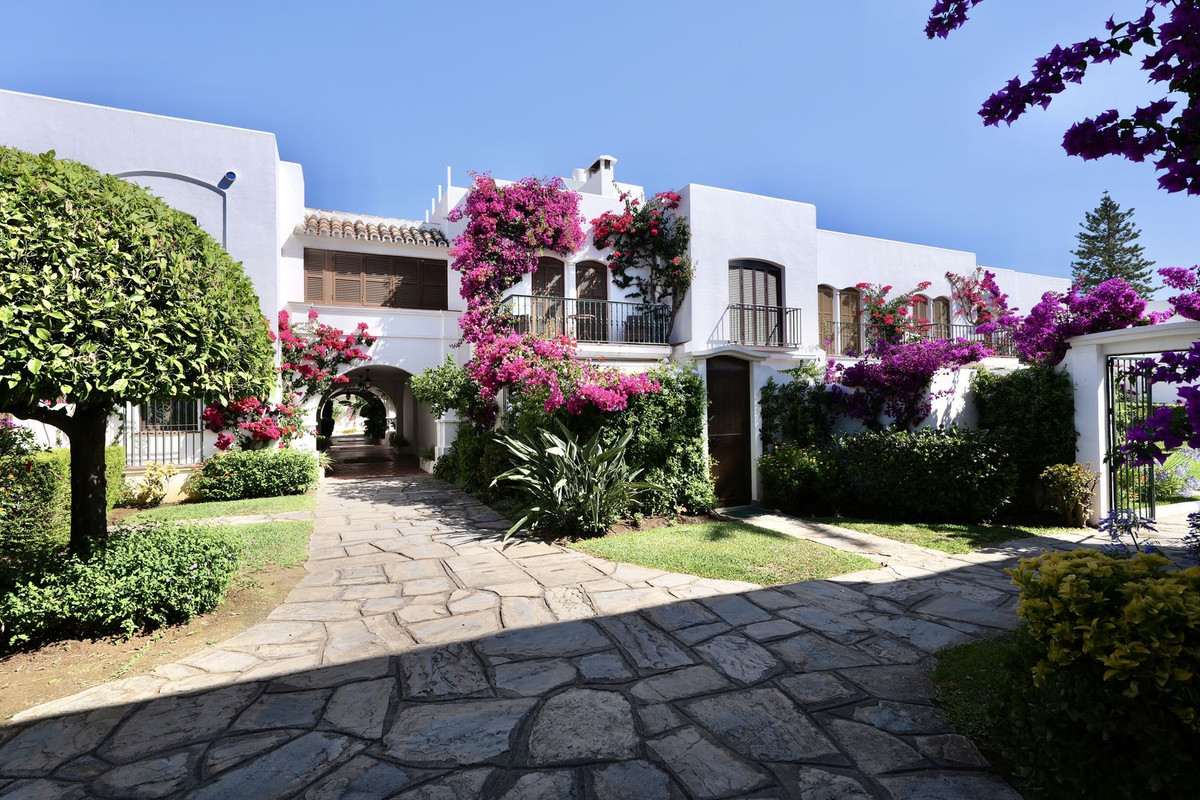 Duplex te koop in Estepona | 3 slaapkamers H5370274