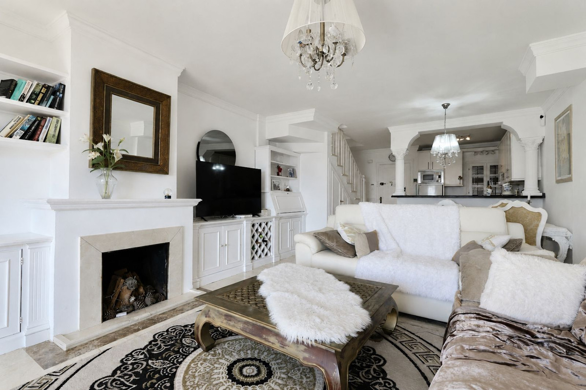Duplex te koop in Estepona | 3 slaapkamers H5370274