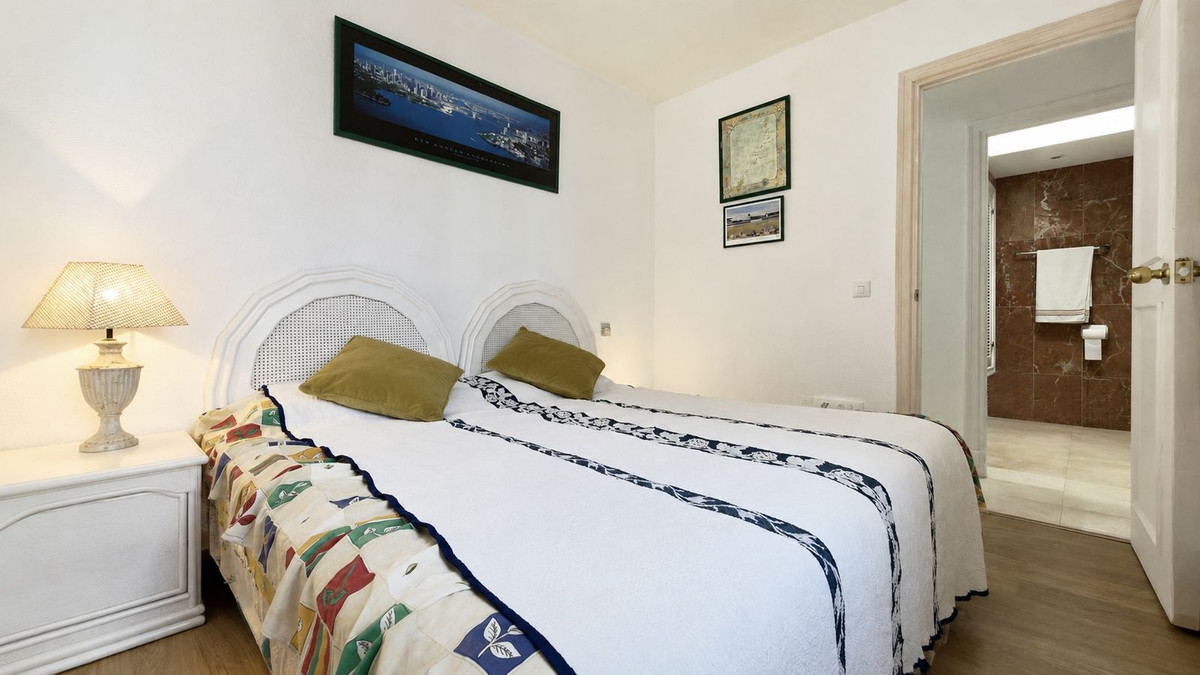Duplex te koop in Estepona | 3 slaapkamers H5370274