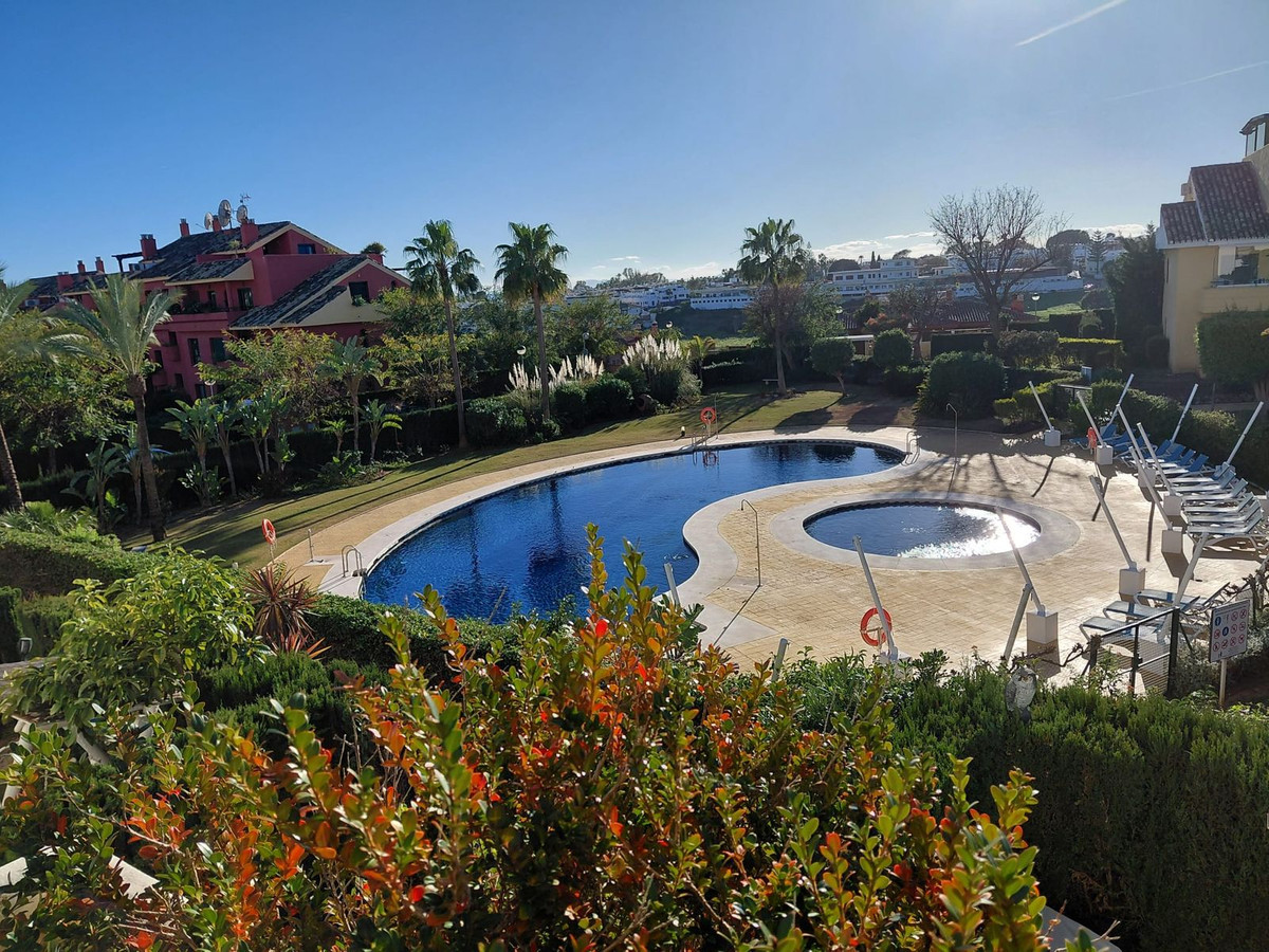 Appartement te koop in Estepona | 2 slaapkamers H5370319