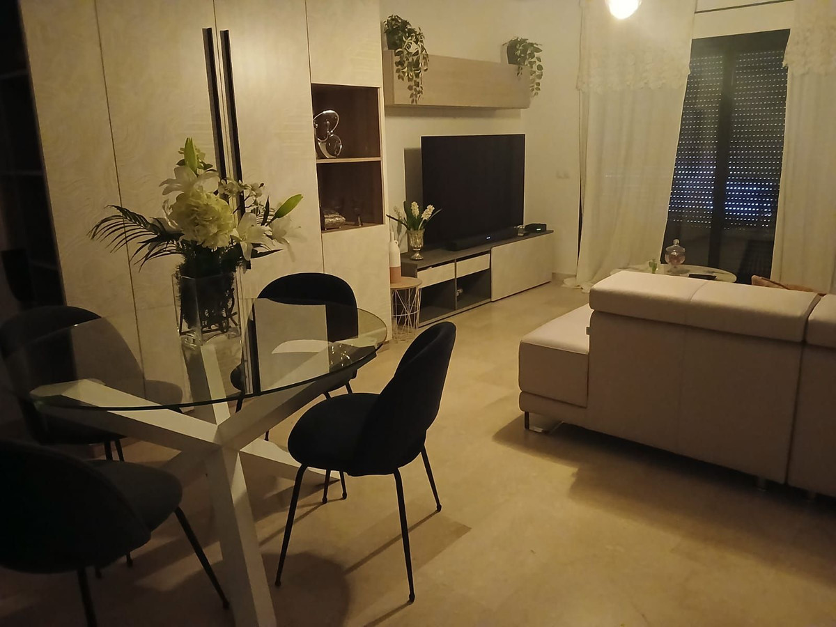 Appartement te koop in Estepona | 2 slaapkamers H5370319
