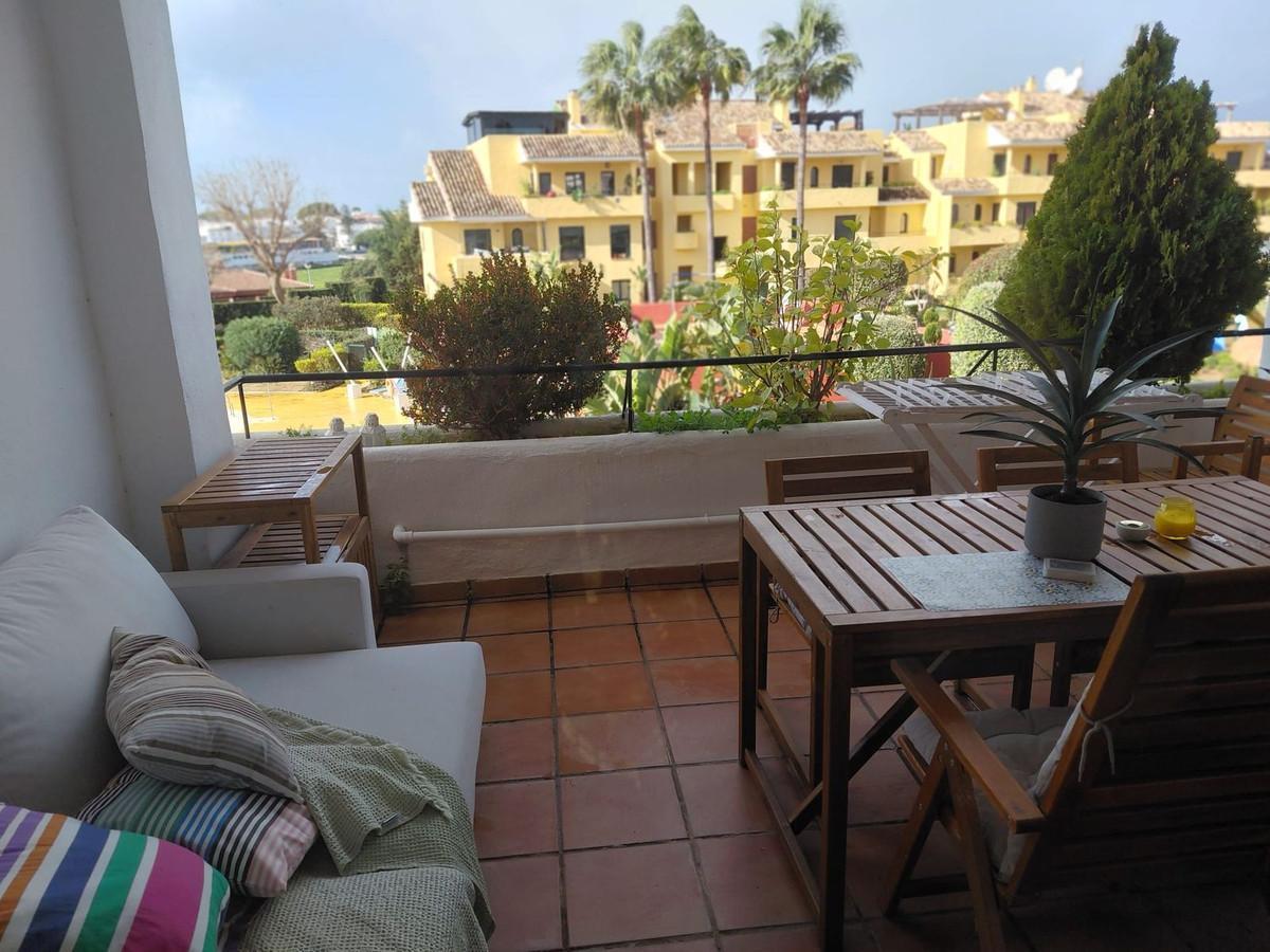 Appartement te koop in Estepona | 2 slaapkamers H5370319