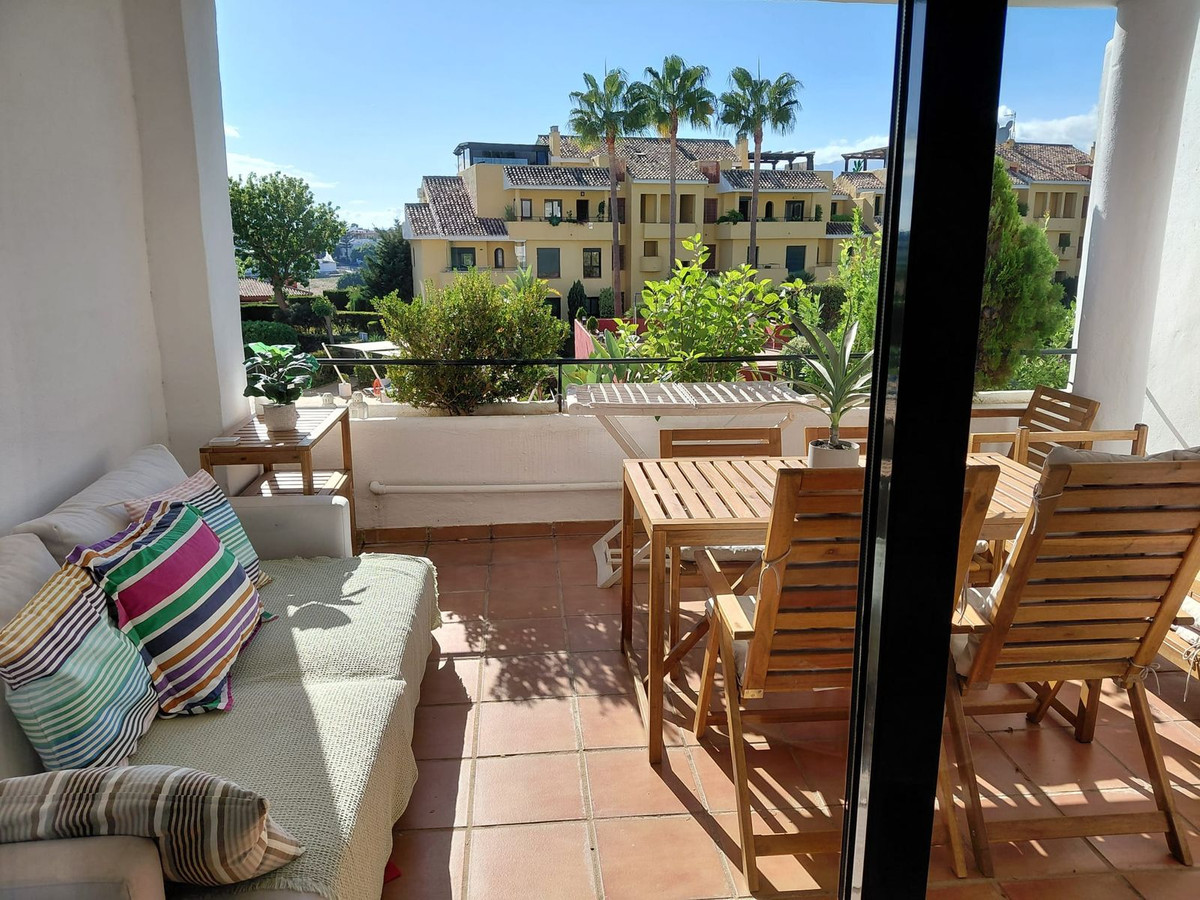 Appartement te koop in Estepona | 2 slaapkamers H5370319