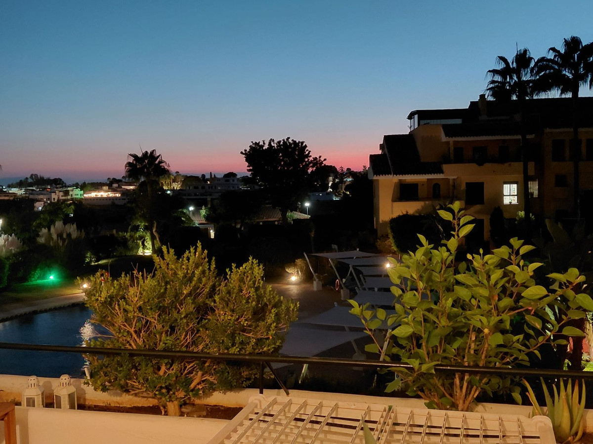 Appartement te koop in Estepona | 2 slaapkamers H5370319