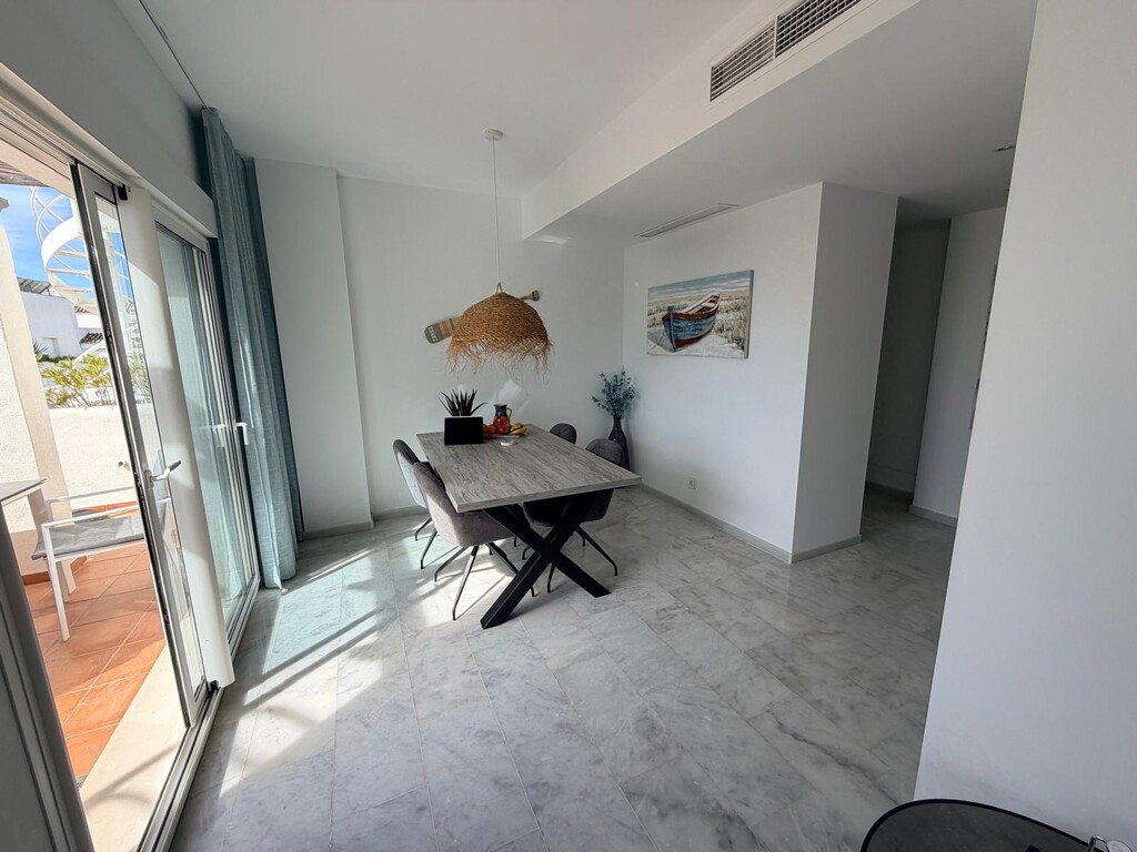 Penthouse te koop in Estepona | 2 slaapkamers H5370418