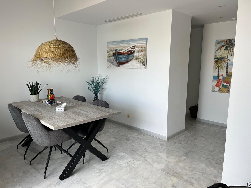 Penthouse te koop in Estepona | 2 slaapkamers H5370418