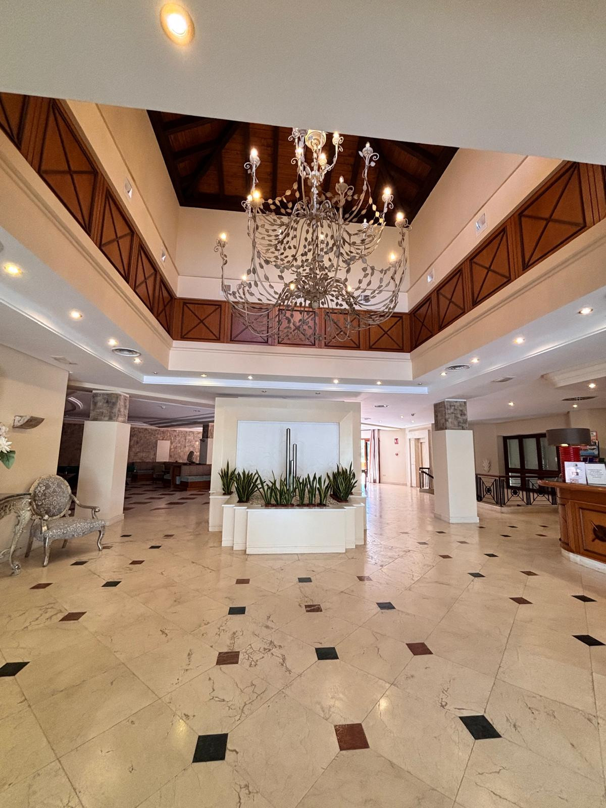 Appartement te koop in Estepona | 3 slaapkamers H5371225