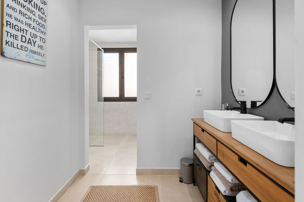 Property main view 32