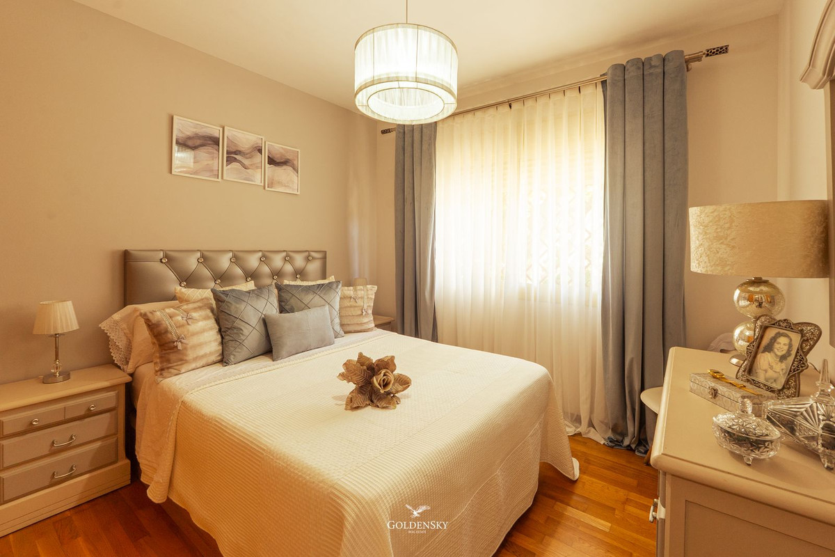 Appartement te koop in Estepona | 3 slaapkamers H5371732