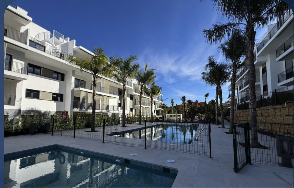 Appartement te koop in Estepona | 2 slaapkamers H5371825