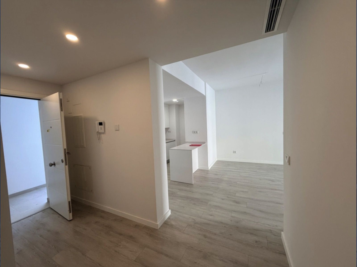 Appartement te koop in Estepona | 2 slaapkamers H5371825