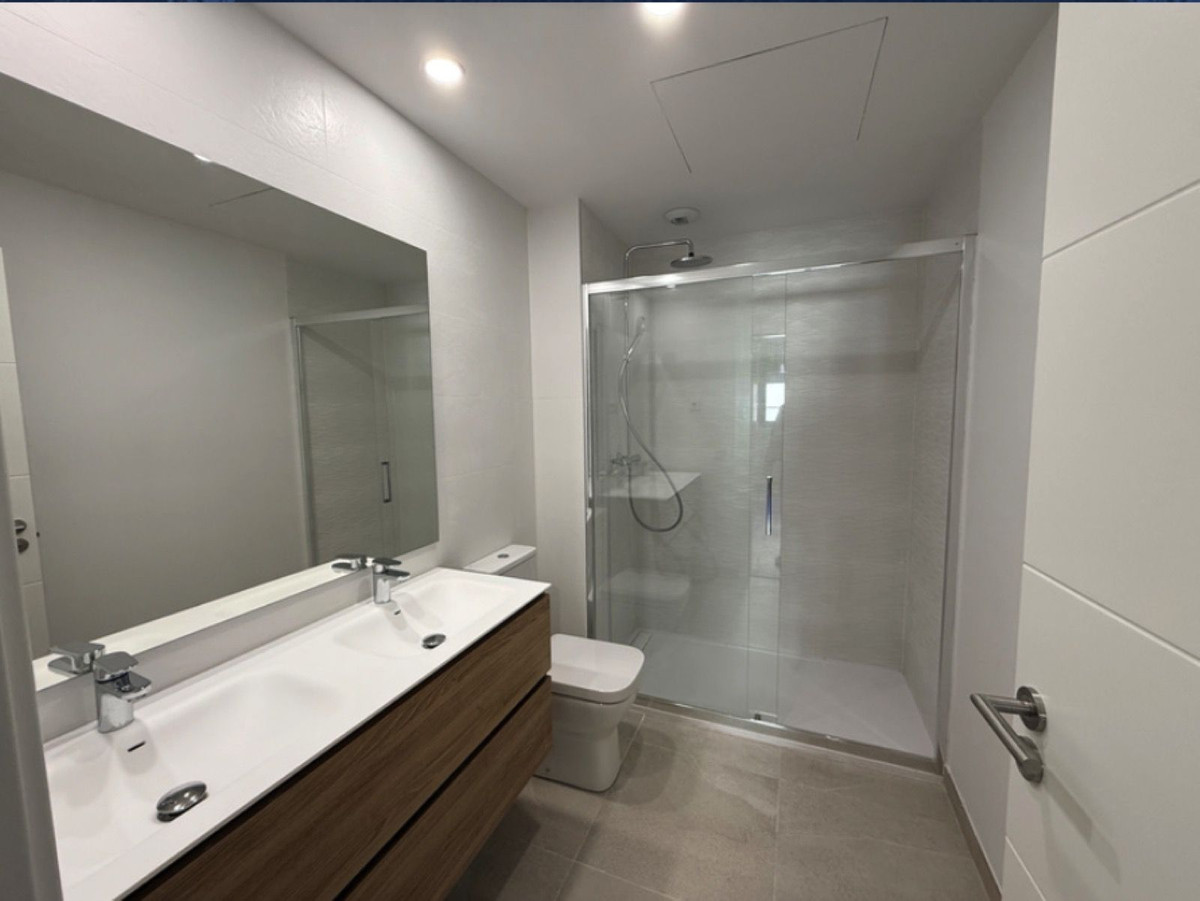 Appartement te koop in Estepona | 2 slaapkamers H5371825