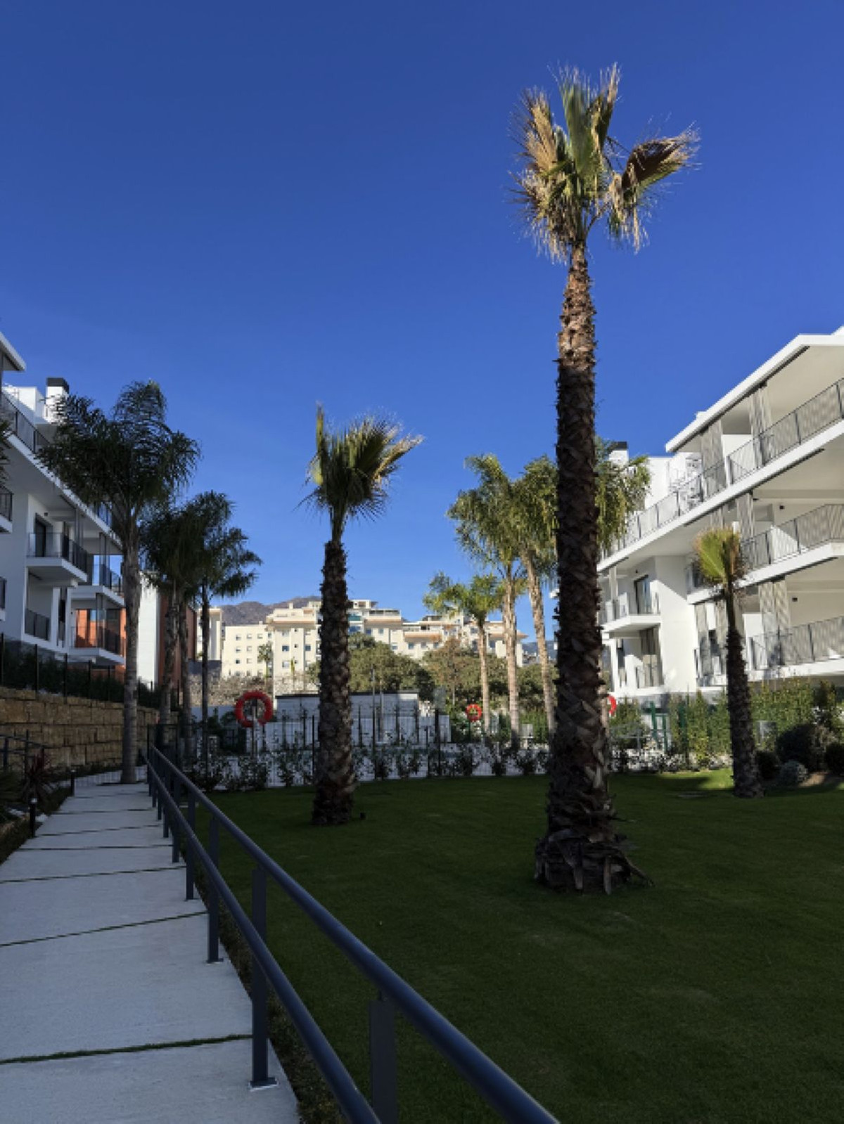 Appartement te koop in Estepona | 2 slaapkamers H5371825