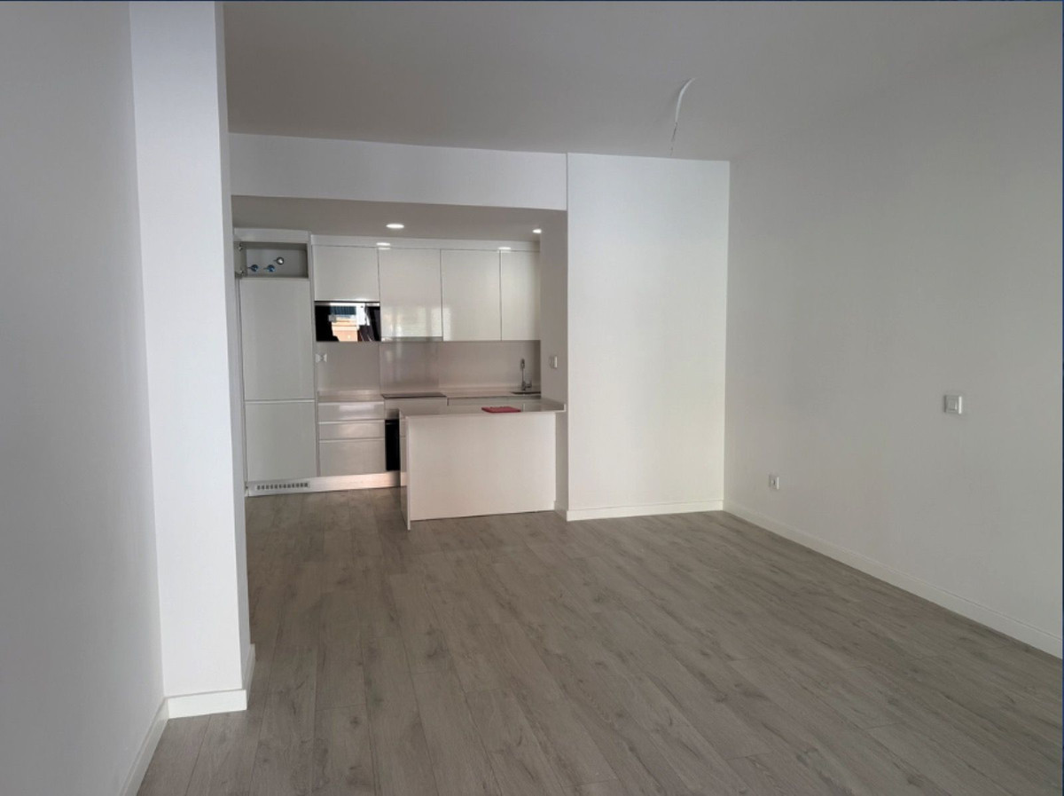 Appartement te koop in Estepona | 2 slaapkamers H5371825