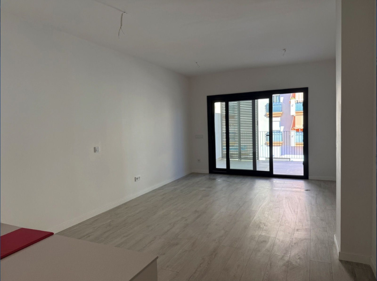 Appartement te koop in Estepona | 2 slaapkamers H5371825