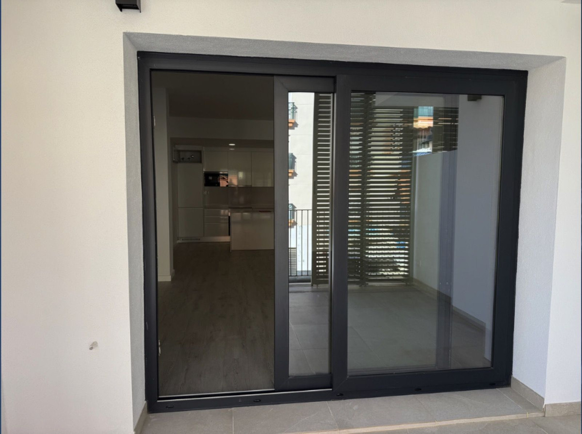 Appartement te koop in Estepona | 2 slaapkamers H5371825