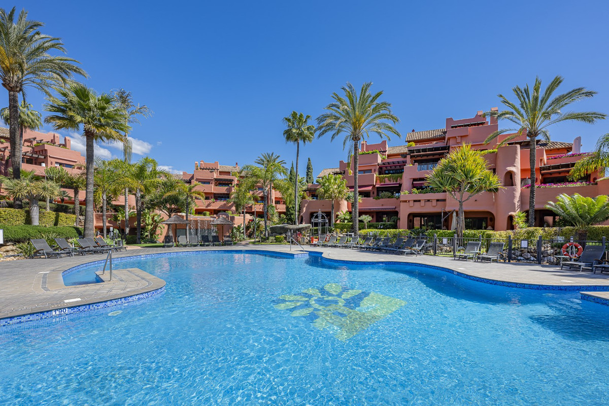 Appartement te koop in Estepona | 3 slaapkamers H5372071