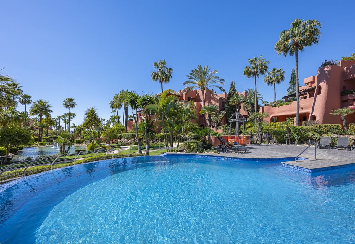 Appartement te koop in Estepona | 3 slaapkamers H5372071