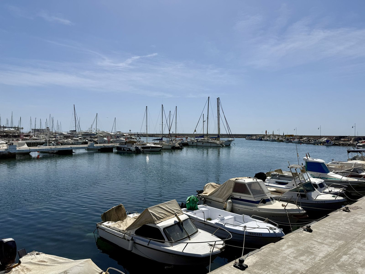 Appartement te koop in Estepona | 3 slaapkamers H5373049