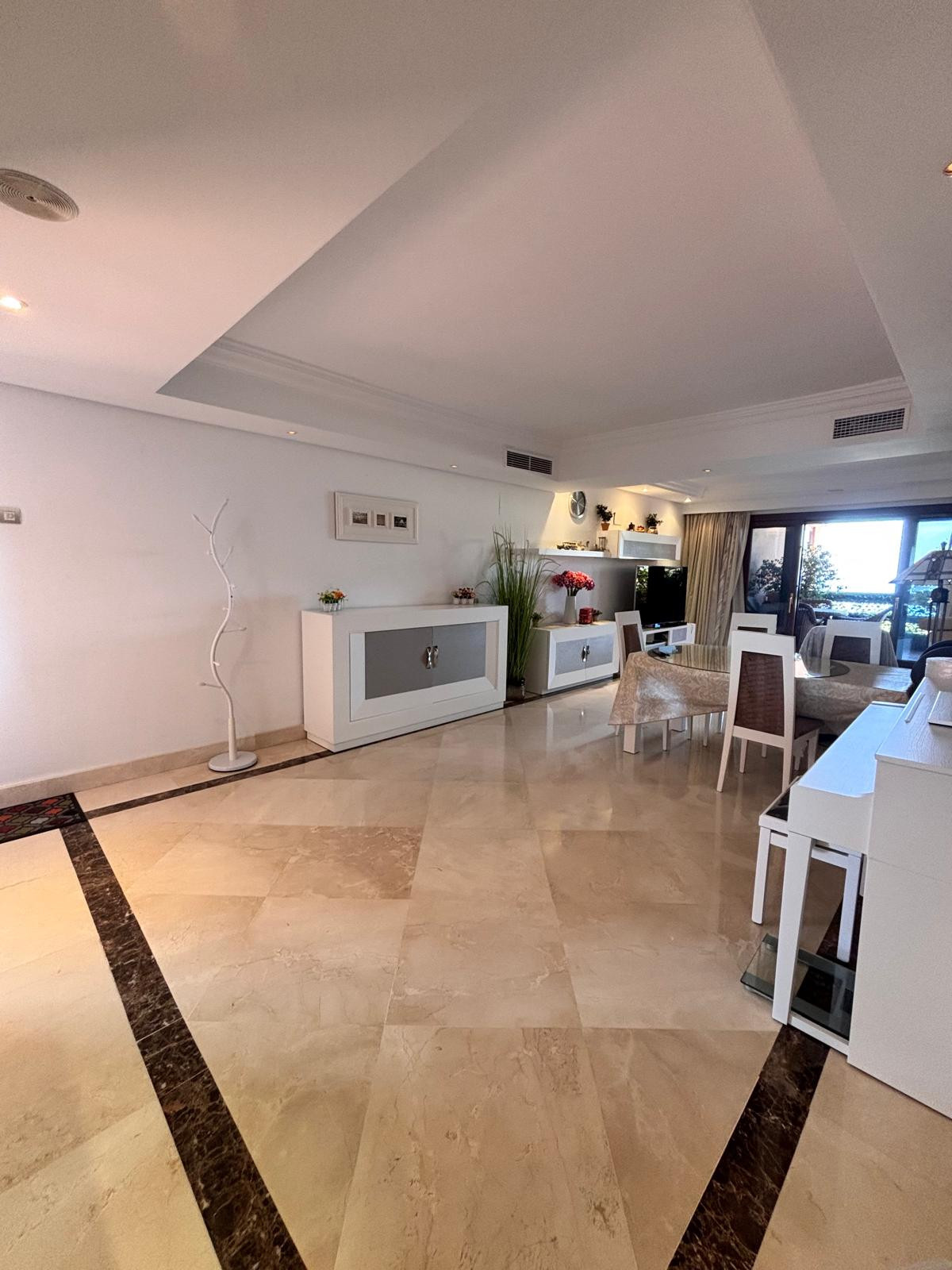 Appartement te koop in Estepona | 3 slaapkamers H5373142