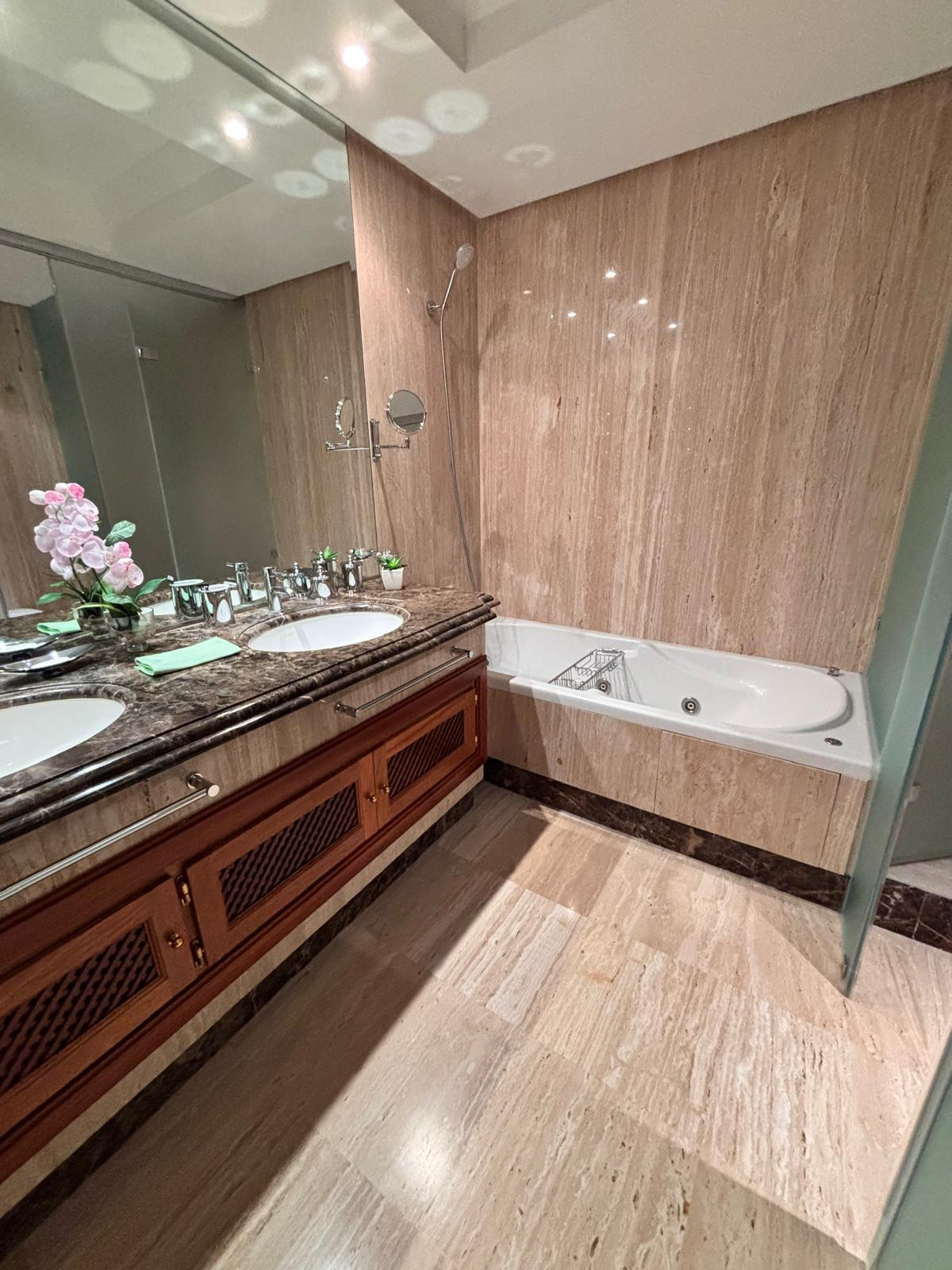 Appartement te koop in Estepona | 3 slaapkamers H5373142