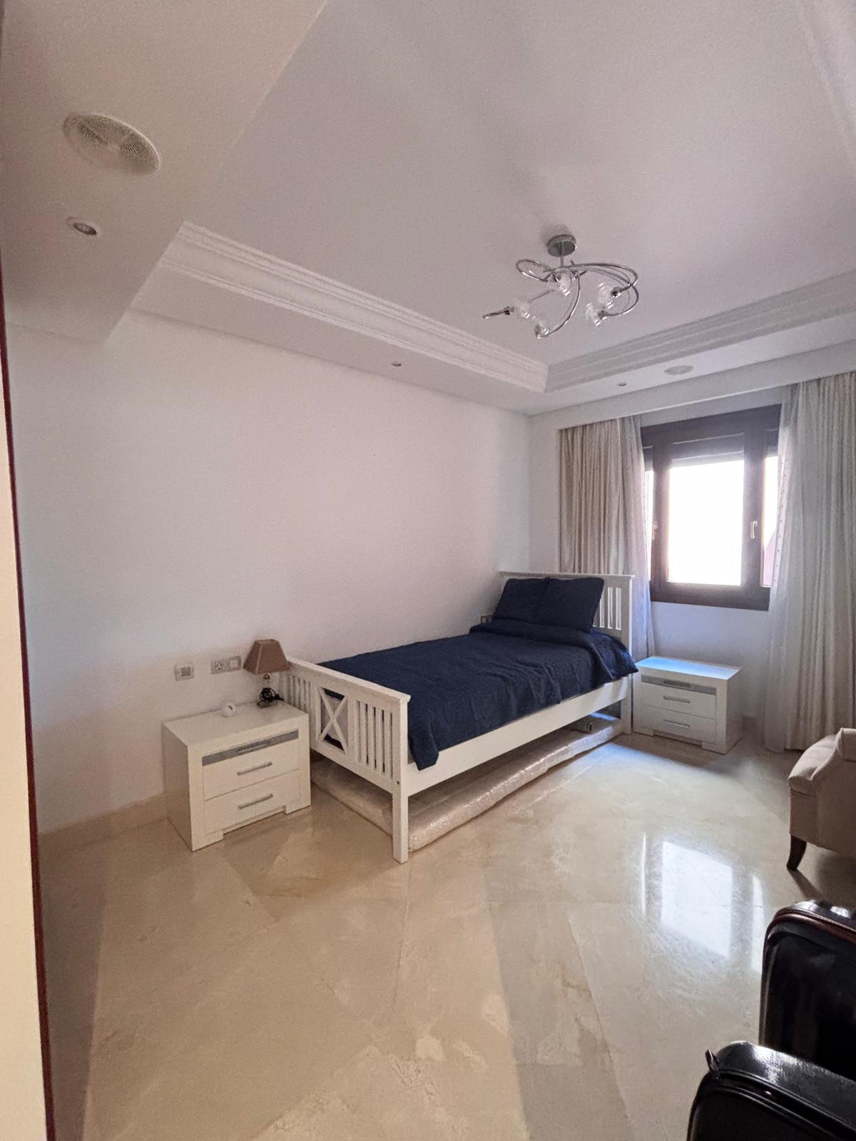 Appartement te koop in Estepona | 3 slaapkamers H5373142