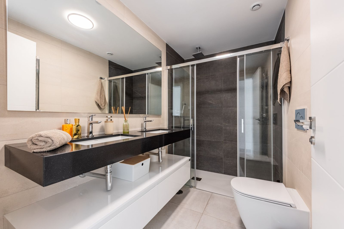 Appartement te koop in Estepona | 2 slaapkamers H5373775