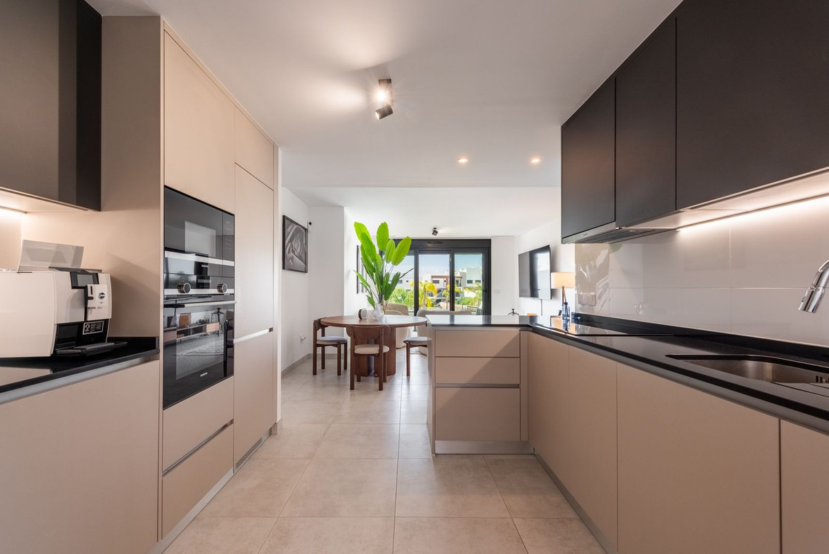 Appartement te koop in Estepona | 2 slaapkamers H5373775