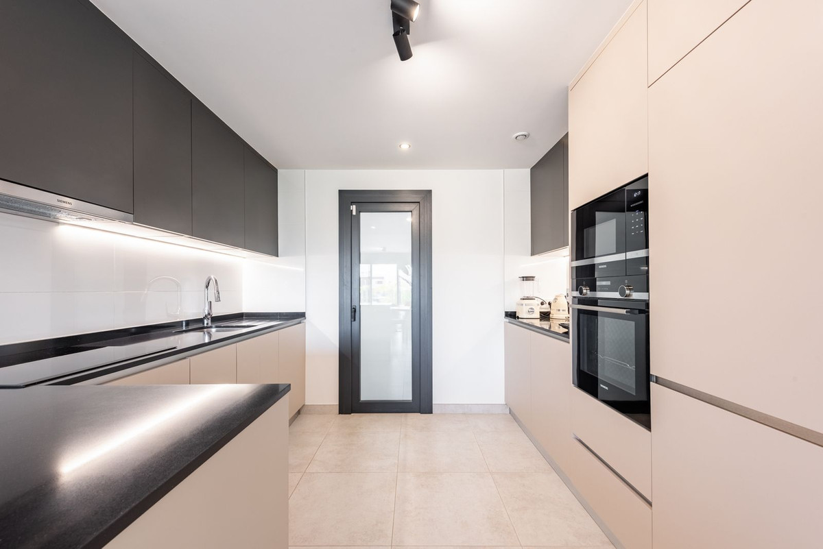 Appartement te koop in Estepona | 2 slaapkamers H5373775