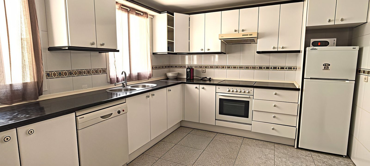 Appartement te koop in Estepona | 3 slaapkamers H5373820
