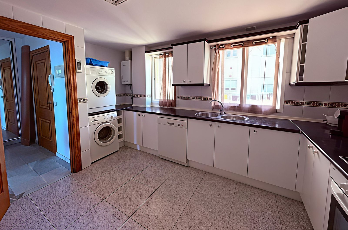 Appartement te koop in Estepona | 3 slaapkamers H5373820