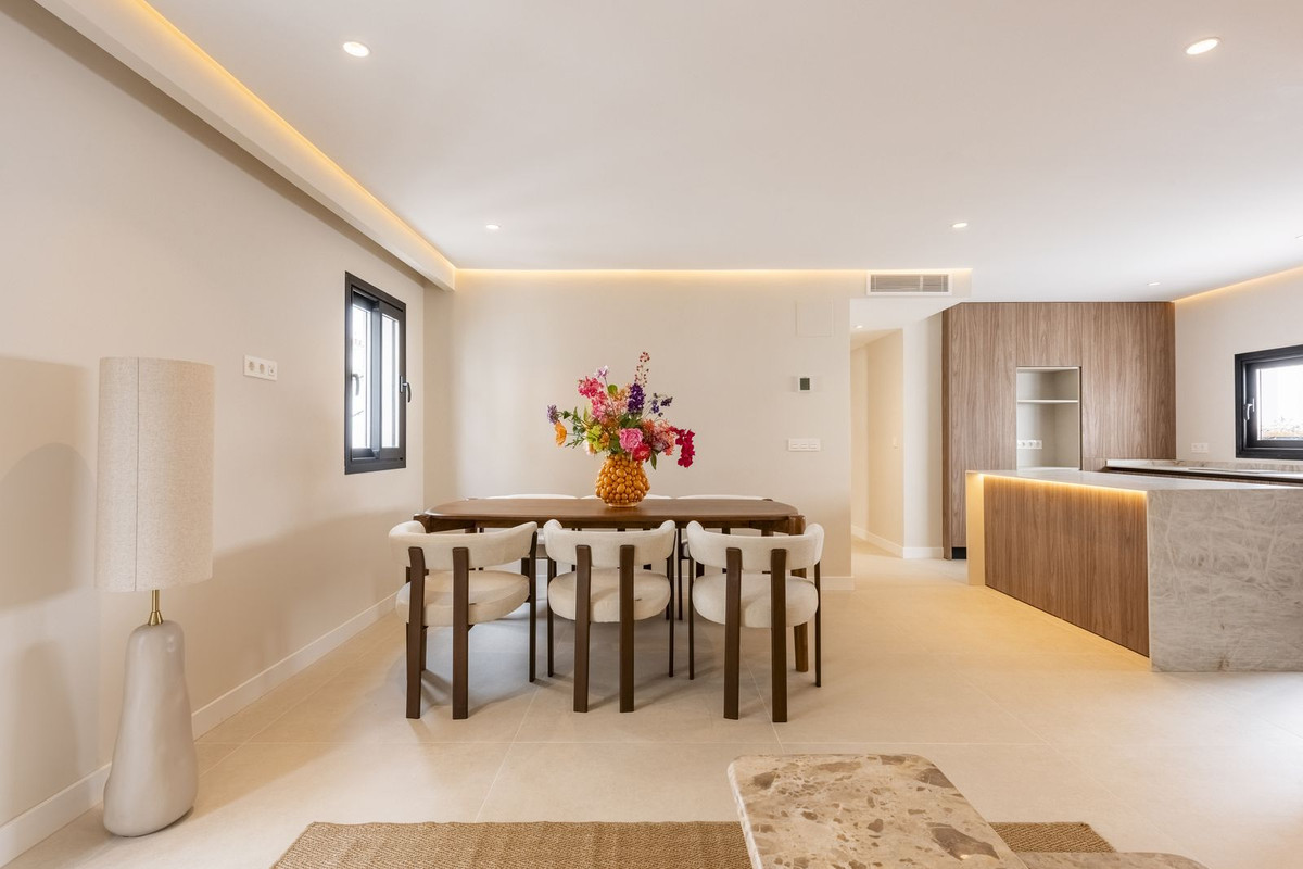 Appartement te koop in Estepona | 4 slaapkamers H5374549