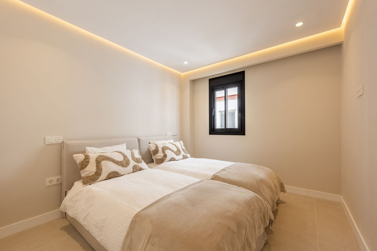 Appartement te koop in Estepona | 4 slaapkamers H5374549