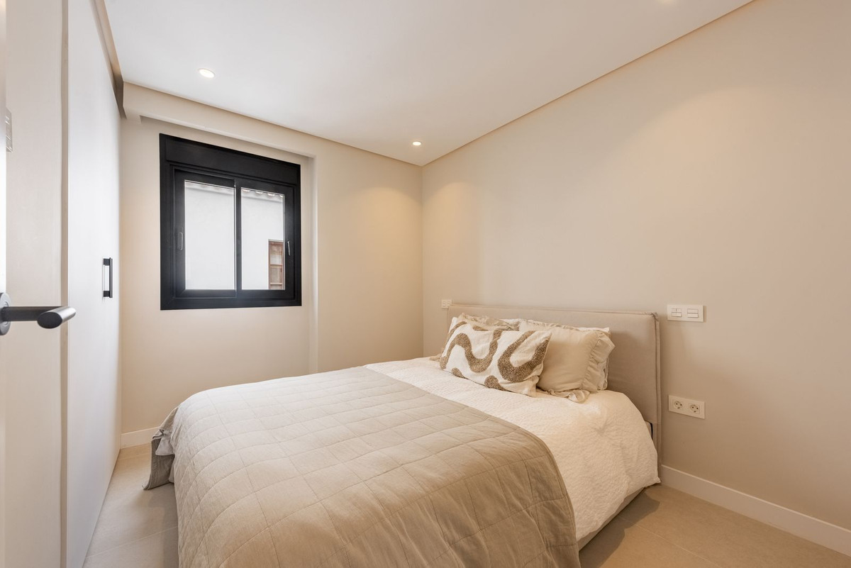 Appartement te koop in Estepona | 4 slaapkamers H5374549