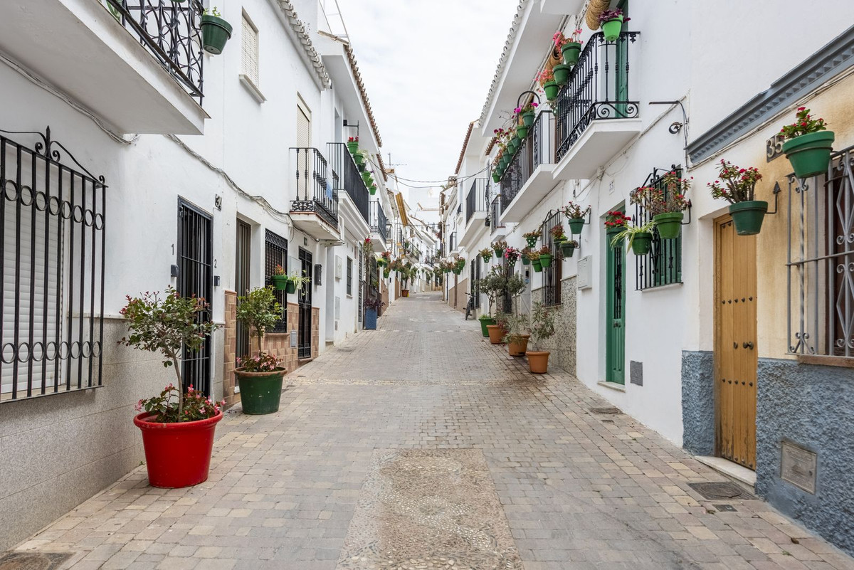 Appartement te koop in Estepona | 4 slaapkamers H5374549