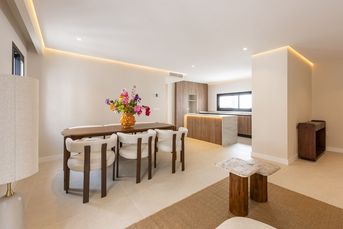Appartement te koop in Estepona | 4 slaapkamers H5374549