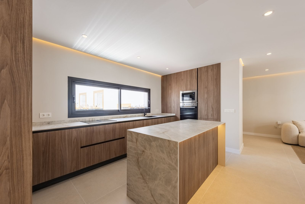 Appartement te koop in Estepona | 4 slaapkamers H5374549