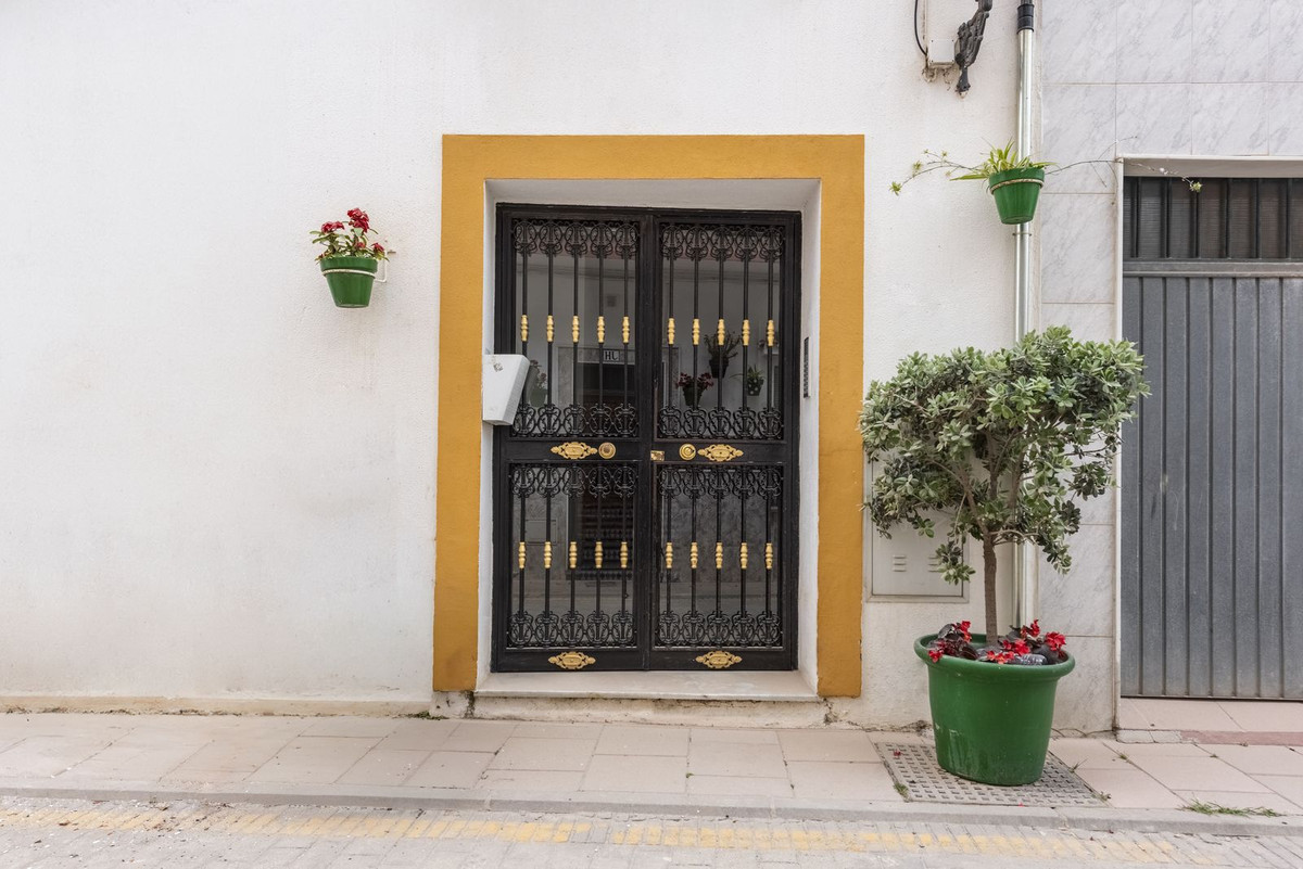Appartement te koop in Estepona | 4 slaapkamers H5374549