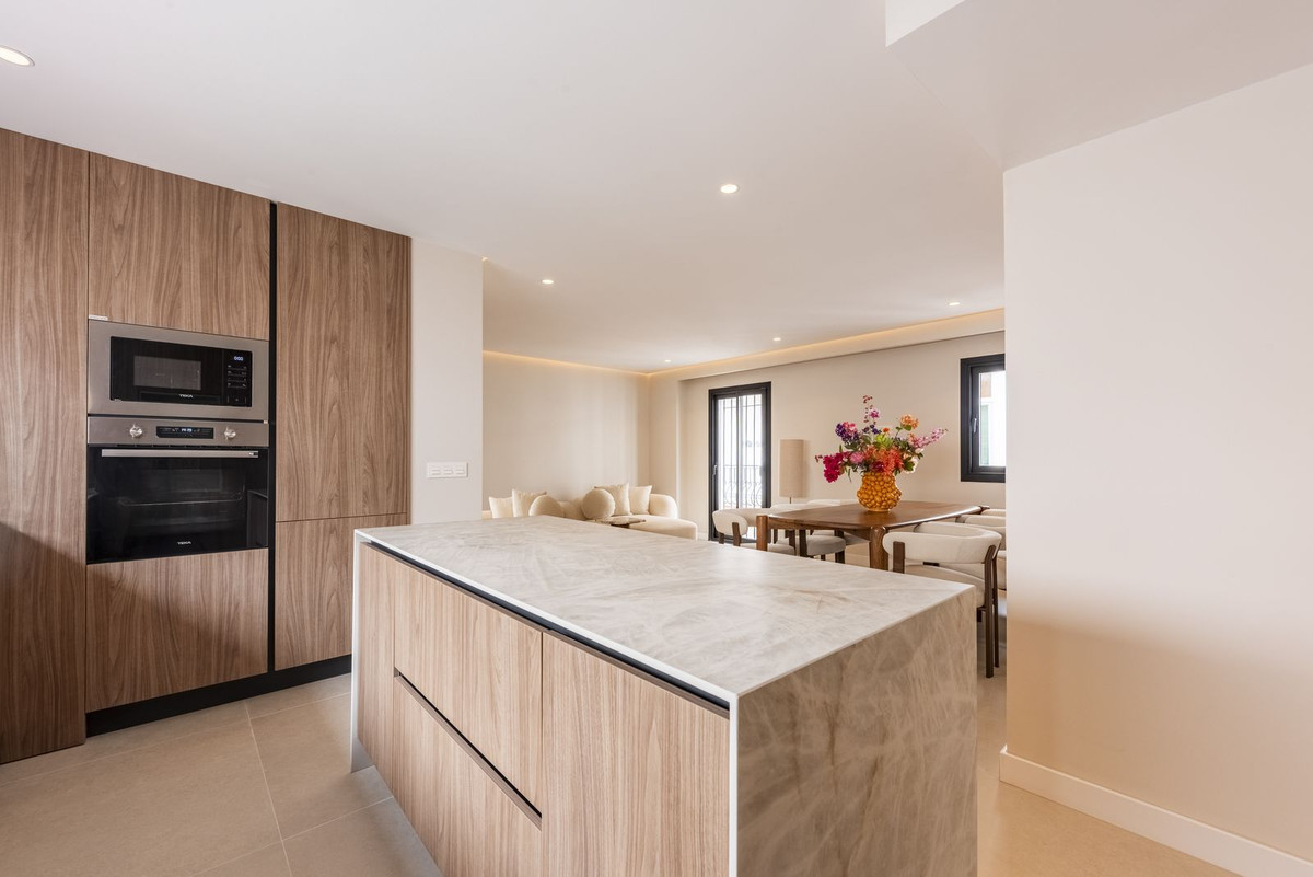 Appartement te koop in Estepona | 4 slaapkamers H5374549