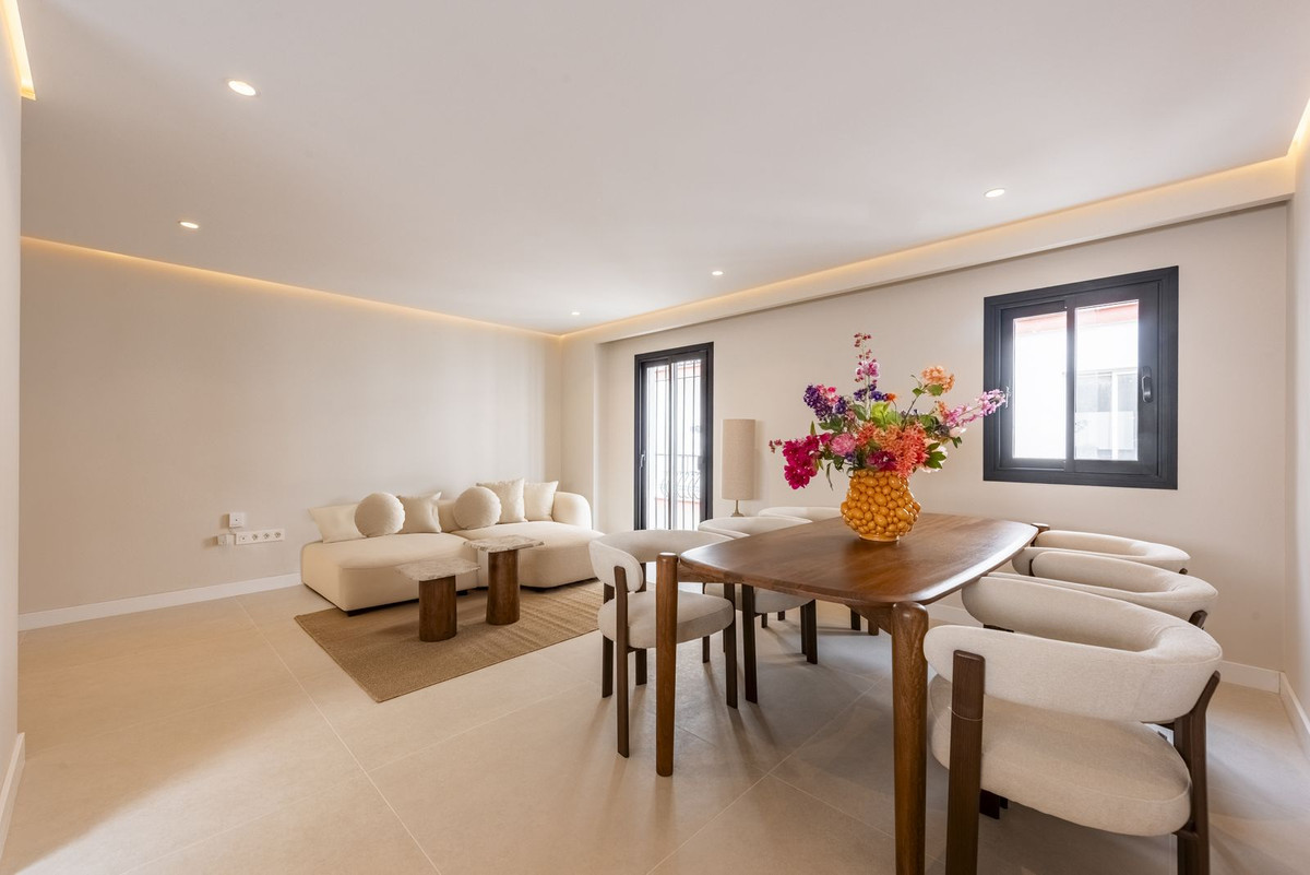 Appartement te koop in Estepona | 4 slaapkamers H5374549