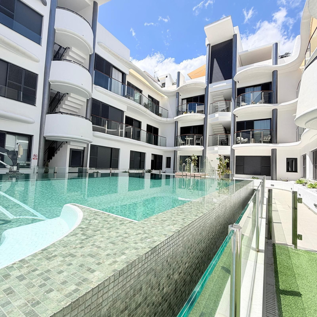 Appartement te koop in Estepona | 1 slaapkamers H5374915