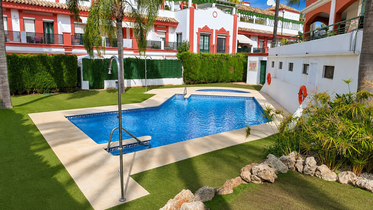 Appartement te koop in Estepona | 2 slaapkamers H5378950